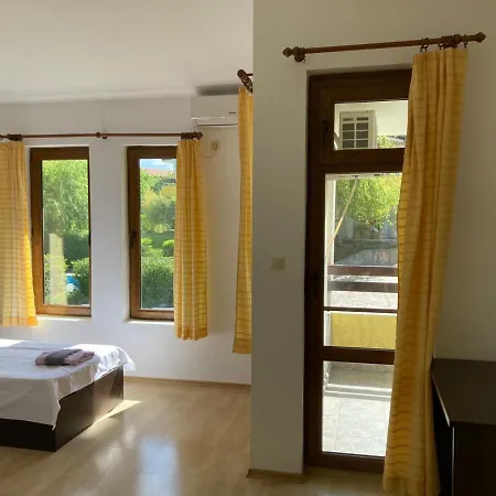 Vakantiehuis Indigo Pismenovo