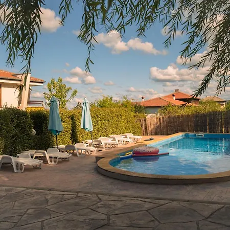 Indigo Dom wakacyjny Pismenovo