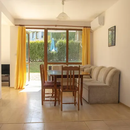 Indigo Vakantiehuis Pismenovo